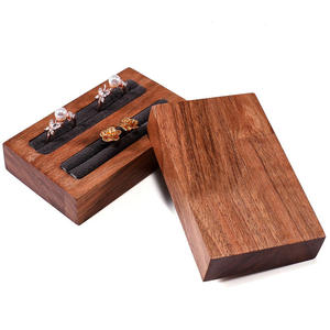 Boîte de présentation d'anneau rotatif en noyer noir haut de gamme créatif parfait pour la proposition de fiançailles Confession Logo personnalisable en bois massif - Product Image 3