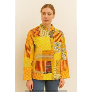 Veste réversible en coton et soie matelassée style bohème, faite main, avec imprimé bloc et patchwork, style universitaire, personnalisable avec logo, pour l'automne - Product Image 5