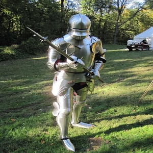 Traje de armadura gótica medieval del siglo XV con lanza de hacha Traje de armadura de cuerpo completo del fabricante indio - Product Image 3
