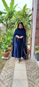 Recién llegado, Ropa Étnica, conjunto de traje de terciopelo puro de alta calidad, secuencia de terciopelo viscosa, cordón, Top DE TRABAJO Dori y pantalón con Dupatta - Product Image 2