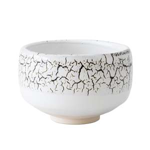 Tazón de Matcha Midorizumi Blanco con Patrón de Grietas Verde Oscuro - Product Image 1