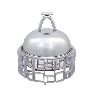 Maravilloso plato para guisar con diseño cuadrado, un diseño atemporal que complementa tanto la decoración de cocinas tradicionales como modernas. - Product Image 5