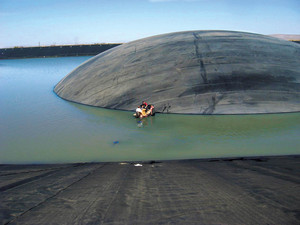 Composite geomembrane 2mm <span class=keywords><strong>HDPE</strong></span> với lớp vải địa kỹ thuật để khai thác bãi chôn lấp AO và kỹ thuật môi trường - Product Image 4