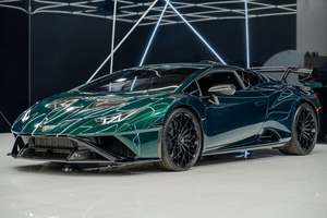 2023 pour Huracan LP 640-4 STO Turbo RWD Coupé avec jantes R20, intérieur foncé, sièges en cuir - Product Image 2