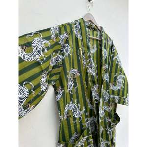 Robe Kimono Bohème à Imprimé Floral en Coton Doux, Robe de Spa Inspirée de l'Inde, Vêtement de Détente en Tissu Tissé - Product Image 4