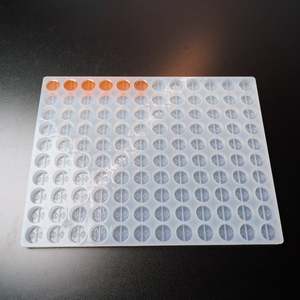 Moule à bonbons en silicone à 120 cavités rondes avec symbole en relief pour le développement de confiseries - Product Image 2