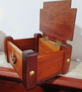 Cajas de Regalo De Madera clásicas caja de embalaje de madera de nogal con tapa cajas de madera personalizadas con tapa con bisagras - Product Image 1