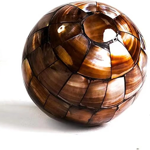 Boule de Noël et ornements d'arbre peints à la main à paillettes brillantes décoration de Noël boule en plastique par Bela artisan - Product Image 1