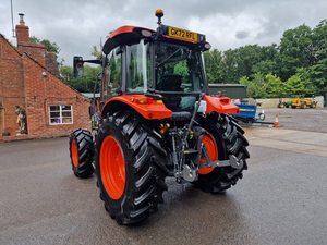 Tractor Kubota L2501 con Transmisión Manual, 2001-4000 Horas, 25HP, 4WD, Cargador, Caja de Cambios 8/4, Bomba de Engranajes, Rodamiento, Motor - Product Image 3