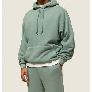 Conjuntos de jogging holgados de gran tamaño de dos piezas para hombre, ropa de calle, pantalones de chándal, parche bordado desgastado, chándal recortado - Product Image 2