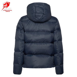 Veste d'hiver matelassée pour femme de qualité supérieure, conçue pour un usage décontracté, au look épuré et au toucher doux pour une tenue confortable toute la journée. - Product Image 2