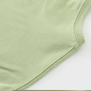 Camiseta de color sólido a la moda para mujer con decoración de botones Ajuste regular para salidas de verano Nuevo aspecto estampado - Product Image 4