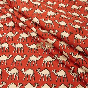 Tela 100% orgánica india Bagru con estampado de camello hecho a mano con técnica de bloques, para ropa y decoración del hogar. - Product Image 6