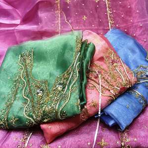 Costumes indiens modernes non cousus brodés à la main pour femmes pour les fêtes de style traditionnel - Product Image 3