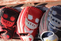 Venta al por mayor -- Guantes de béisbol de cuero y guantes de bateo con logotipo personalizado