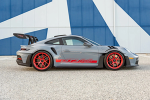 911 GT3 RS Weissach Coupé 2024, entretenu avec soin, moteur 3.9L Flat-Six, transmission automatique, cuir foncé gauche R20 - Product Image 6