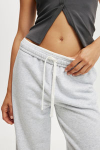 Pantalons de survêtement pour femmes à jambes larges et amples, respirants, à séchage rapide, vente en gros, pantalons de survêtement évasés pour femmes pour un usage décontracté - Product Image 4