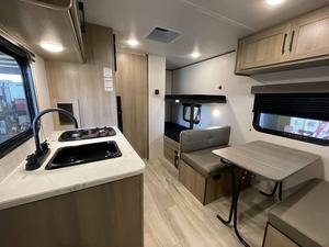 Autocaravana Keystone Coleman 17B 2025 para Camping - Product Image 4