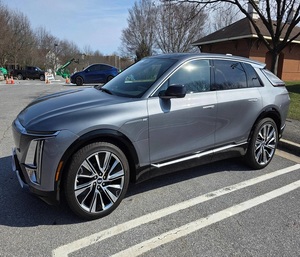 พร้อมจัดส่งปี 2023 แคดิลแลค ไลริค อาร์ดับเบิลยูดี 340 แรงม้า รถยนต์อีวีครอสโอเวอร์ แบตเตอรี่ 102 กิโลวัตต์ชั่วโมง - Product Image 1