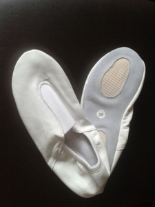 Zapatillas de deporte suaves unisex con logotipo personalizado zapatos de baile de gimnasia de cuero genuino con plantilla plana de invierno y suela de goma ligera - Product Image 2