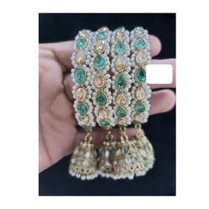 Brazaletes de diseño Kundan Latkan, joyería étnica elegante para novias y ocasiones especiales para suministro mundial - Product Image 3