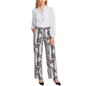 Pantaloni a gamba larga da donna Vince Camuto con stampa serpente e pieghe, vita alta, in tessuto crêpe, taglia XL - Pantaloni alla moda antipiega grigio 2 - Product Image 3