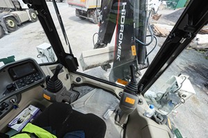 Hidromek HMK102B รถตักเครื่องยนต์ดีเซล Kubota รุ่น2020ที่มีระบบเกียร์และเกียร์ประสิทธิภาพสูง - Product Image 3