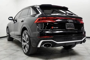 (W&T) PROMOCIÓN Venta de Autos Usados Andl RS Q8 4dr SUV AWD (4.0L 8cyl Turbo Híbrido 8A) SUV USADO 2024 - Product Image 3