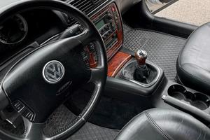 VOLKSWAGEN PASSAT W8 WAGON 2004 D'OCCASION CÔTÉ GAUCHE/DROIT - Product Image 4