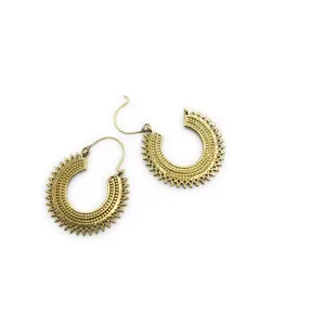 Wholesale brass earring Woman Accessories and Good Plated Brass Ear Cuff Earrings Set with sale product