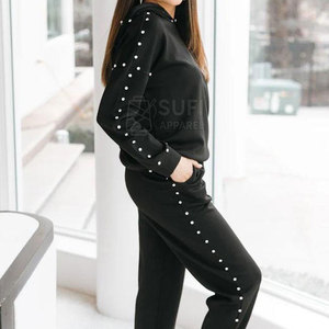 Sudadera con Capucha para Mujer, Forrada de Punto, con Cristales y Logotipo Frontal, Diseño Personalizado con Pedrería, Tejido Cómodo - Product Image 4