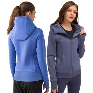 Vente en gros Vêtements de sport légers pour femmes Veste athlétique à capuche avec poches et fermeture éclair pour le yoga, la course à pied, la salle de sport - Product Image 1