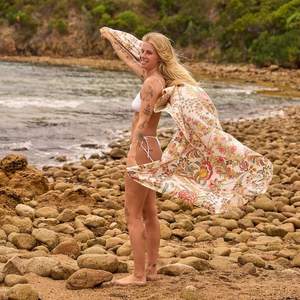 Sarong en coton imprimé à la main Sun Dancer, style bohème, pour la plage, cadeau d'anniversaire - Product Image 3