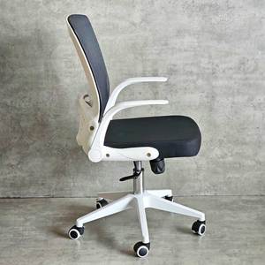 Silla de Oficina Giratoria Minimalista MFK017, Silla Elevadora con Reposacabezas Ajustable y Reposabrazos Plegables para Hogar, Taller o Dormitorio, Tapizada en Tela de Espuma - Product Image 5