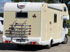 Autocaravana de Lujo 2015 - Emisión Euro 5, 4-6 Pasajeros, Blanca, para Viajes Familiares, con Piso Acrílico y Cocina - Product Image 6