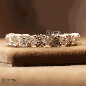 Marquesa y forma redonda Moissanite Half Eternity Wedding Band para mujer - Product Image 2