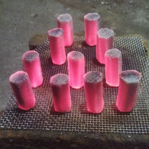 Charbon de coco activé en forme d'hexagone Merades pour chicha/narguilé, 3% de cendres, longue durée, luxe, origine indonésienne - Product Image 1