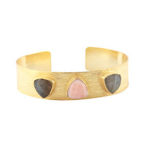 Bracelet jonc en or plaqué fait à la main avec finition texturée, labradorite naturelle, opale rose, trois pierres, bracelet réglable - Product Image 1