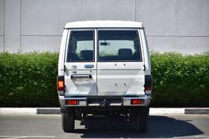 2023 TOYOTA LAND CRUISER 78 techo BASE de rueda larga V8 4.5L MT - Product Image 3