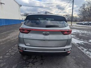 Kia Sportage LX 2022, SUV 4x4, con Autonomía de 501-600 km, Batería de 90-110 kWh, Potencia de 100-150 kW, EE. UU. - Product Image 3