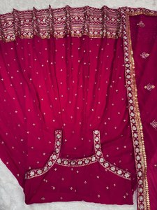 สไตล์บอลลีวูดสำหรับผู้หญิงจากนักออกแบบงานฝีมือระดับพรีเมียมมีรายละเอียดที่สวยงามสำหรับงานปาร์ตี้ - Product Image 6