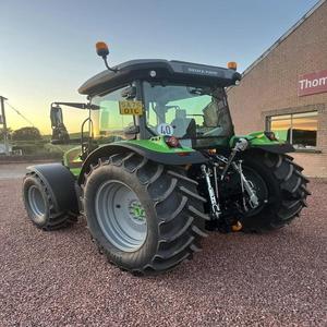 Tracteur Deutz Fahr à faible consommation de carburant avec commandes ergonomiques pour une utilisation fluide et des tâches agricoles toute la journée - Product Image 3