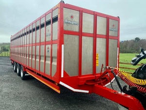 32ft Cattle <b>Box</b> <b>Trailer</b> with Heavy Duty Tri-Axle for Livestock transport with Loading Ramp and Aluminium Body - Product Image 3