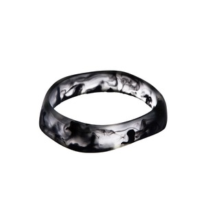 Pulsera de moda de resina única Premium para mujer Brazalete elegante Nueva llegada de la India Venta caliente - Product Image 2