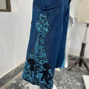 Alta calidad Alphatek Baggy Jorts con impresión láser Diseño personalizado Pantalones vaqueros holgados de pierna ancha Pantalones vaqueros personalizados de cintura alta - Product Image 3