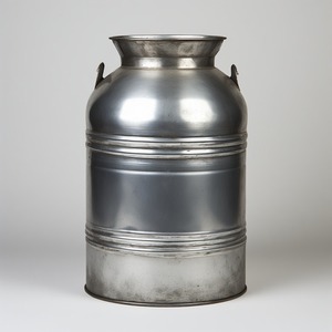 Bidon de lait galvanisé de style rustique traditionnel avec poignées durables, parfait pour le jardin extérieur et les maisons de campagne - Product Image 5