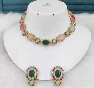 Ensemble de collier inspiré de Sabyasachi, tenue traditionnelle indienne minimaliste, magnifiques boucles d'oreilles complétant les tenues ethniques et occidentales - Product Image 3