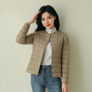 Parkas chauds d'hiver pour femmes veste bouffante rembourrée à manches longues avec manteaux à capuche mi-longs de couleur unie - Product Image 3