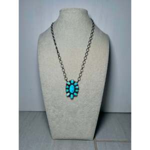 Collier en turquoise lune bleue et argent sterling, fait main, bijoux culturels Navajo, objet de collection - Product Image 4