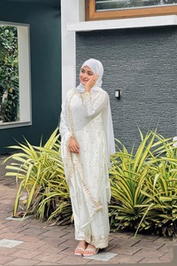 Traje Salwar de Seda Chinon de Diseño Moderno, Última Moda Exclusiva de Primera Calidad para Mujer, Ropa Elegante para Fiestas y Bodas - Product Image 4